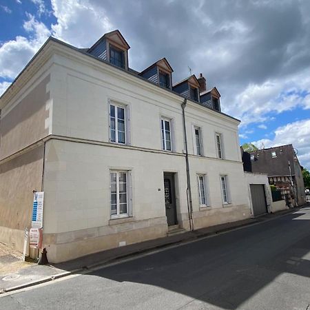 La Leonardine A Deux Pas Du Chateau Royal 엉부와스 외부 사진
